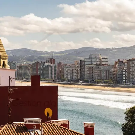 Espacioso Atico En Cimadevilla - Casco Historico Y Vistas Al Mar Gijón